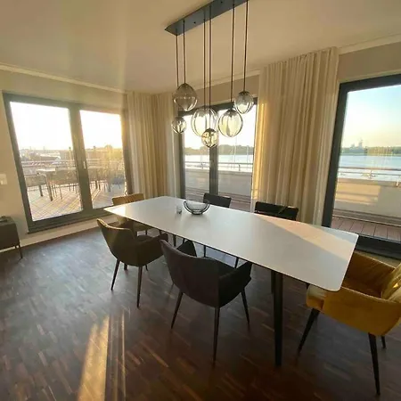 Exklusive Penthouse-wohnung Im Herzen Rostocks * 로스토크